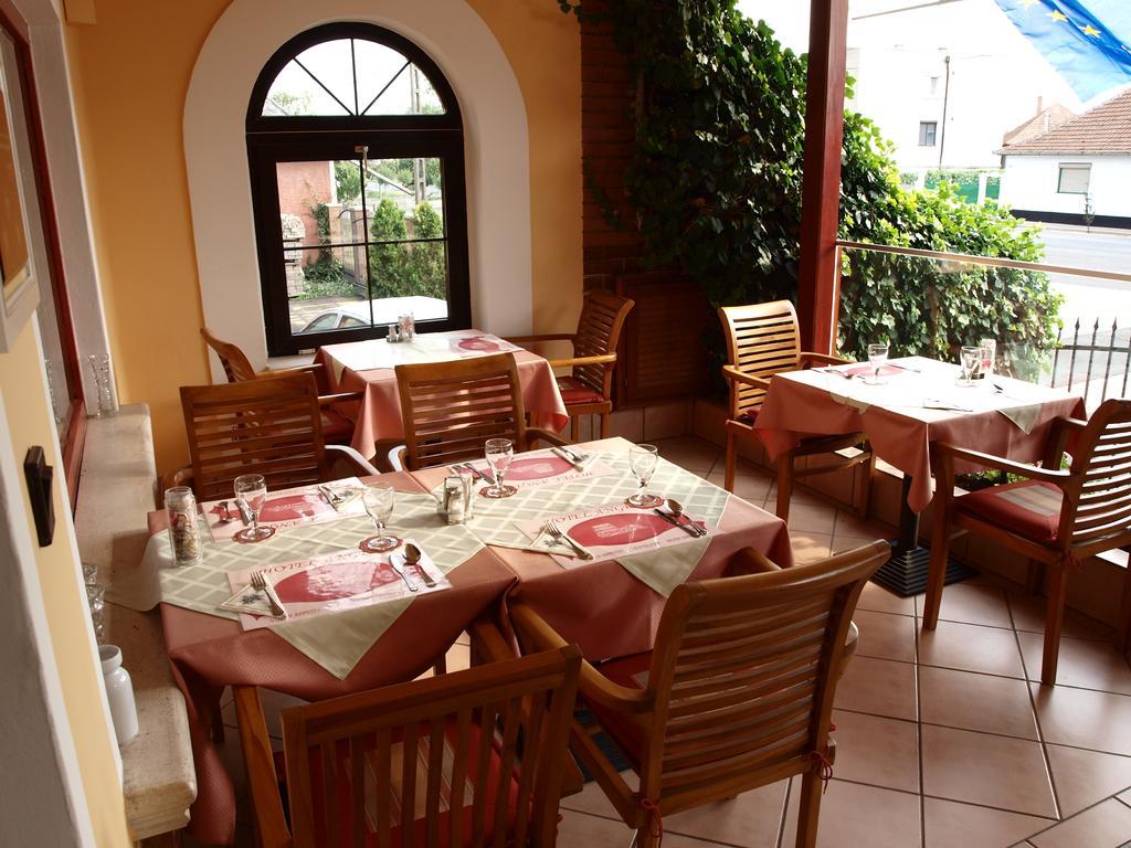 Bed and Breakfast Angela Panzio Berettyóújfalu Exterior foto