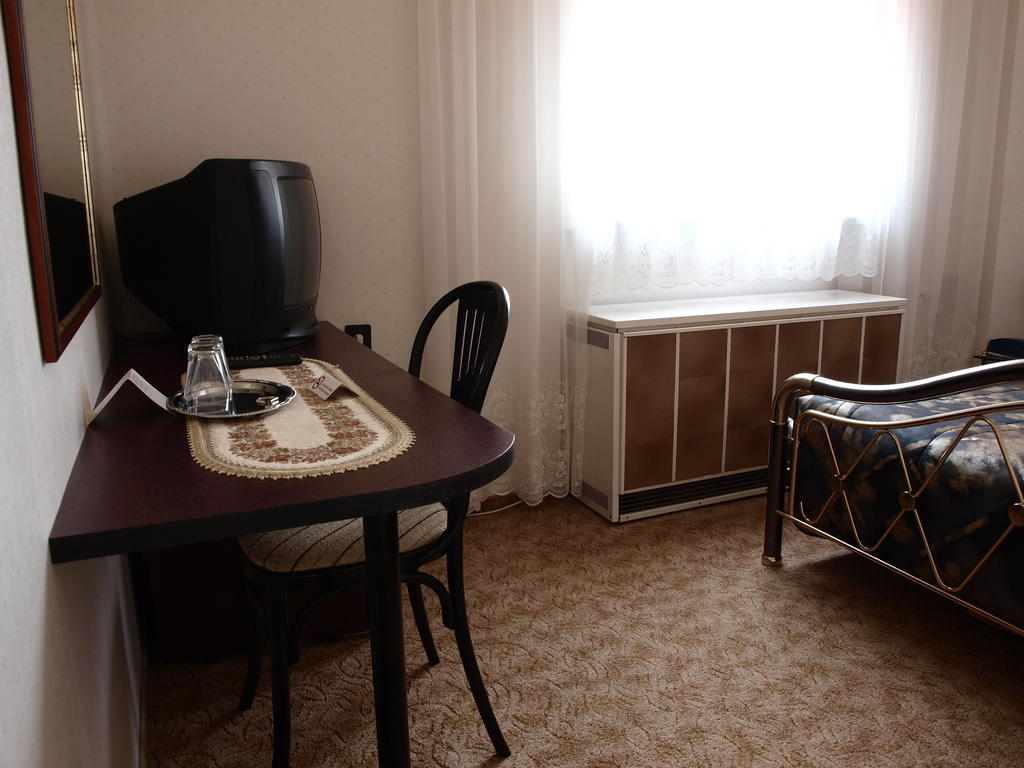 Bed and Breakfast Angela Panzio Berettyóújfalu Zimmer foto