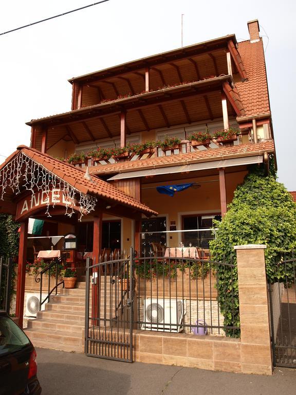 Bed and Breakfast Angela Panzio Berettyóújfalu Exterior foto